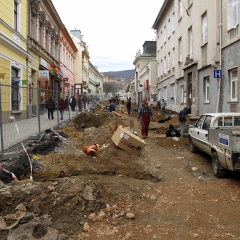 A GALÉRIÁBA VEZET....
