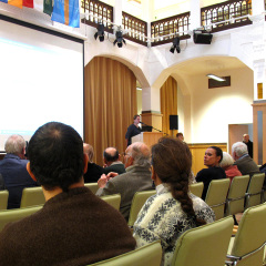 A MEGNYITÓ KÖZÖNSÉGE