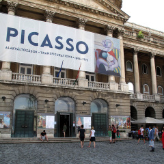 EGY ÉPÜLETBEN PICASSOVAL