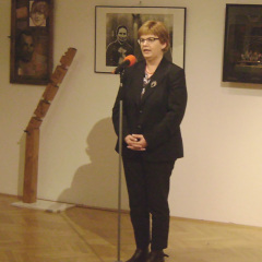 POGÁNY ERZSÉBET A  SZAKC IGAZGATÓJA