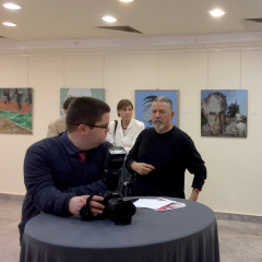 A MŰVÉSZ ÉS AZ ÉRDEKLŐDŐ