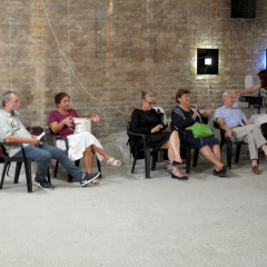 A KÉPEK FELRAKÁSA UTÁN