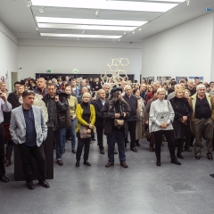 A MEGNYITÓ KÖZÖNSÉGE