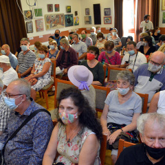 A-KÖZÖNSÉG MASZKOKKAL