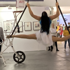 ARTISTA NŐ BEMUTATÓJA