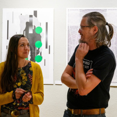 ELÉGEDETT-PÁRBESZÉD